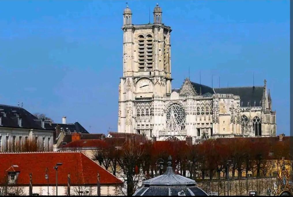 "Les Nuits De 3" Centre-Ville, Parking Gratuit Troyes Eksteriør billede
